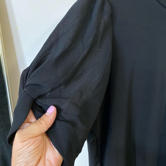 Elegant Black Women's Top with puffy sheer sleeves size large - Picture 8 of 8